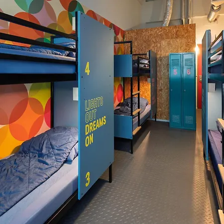 Stayokay - Blue Collar Hotel 3*