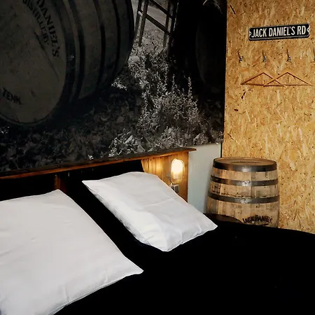 Hotel Blue Collar